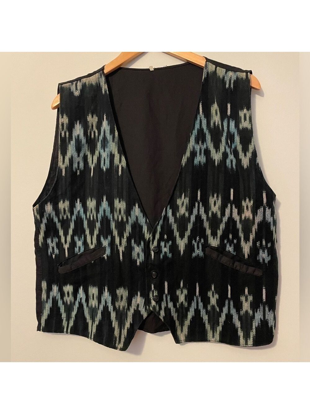 Patterned Vest - Picture 4 of 5